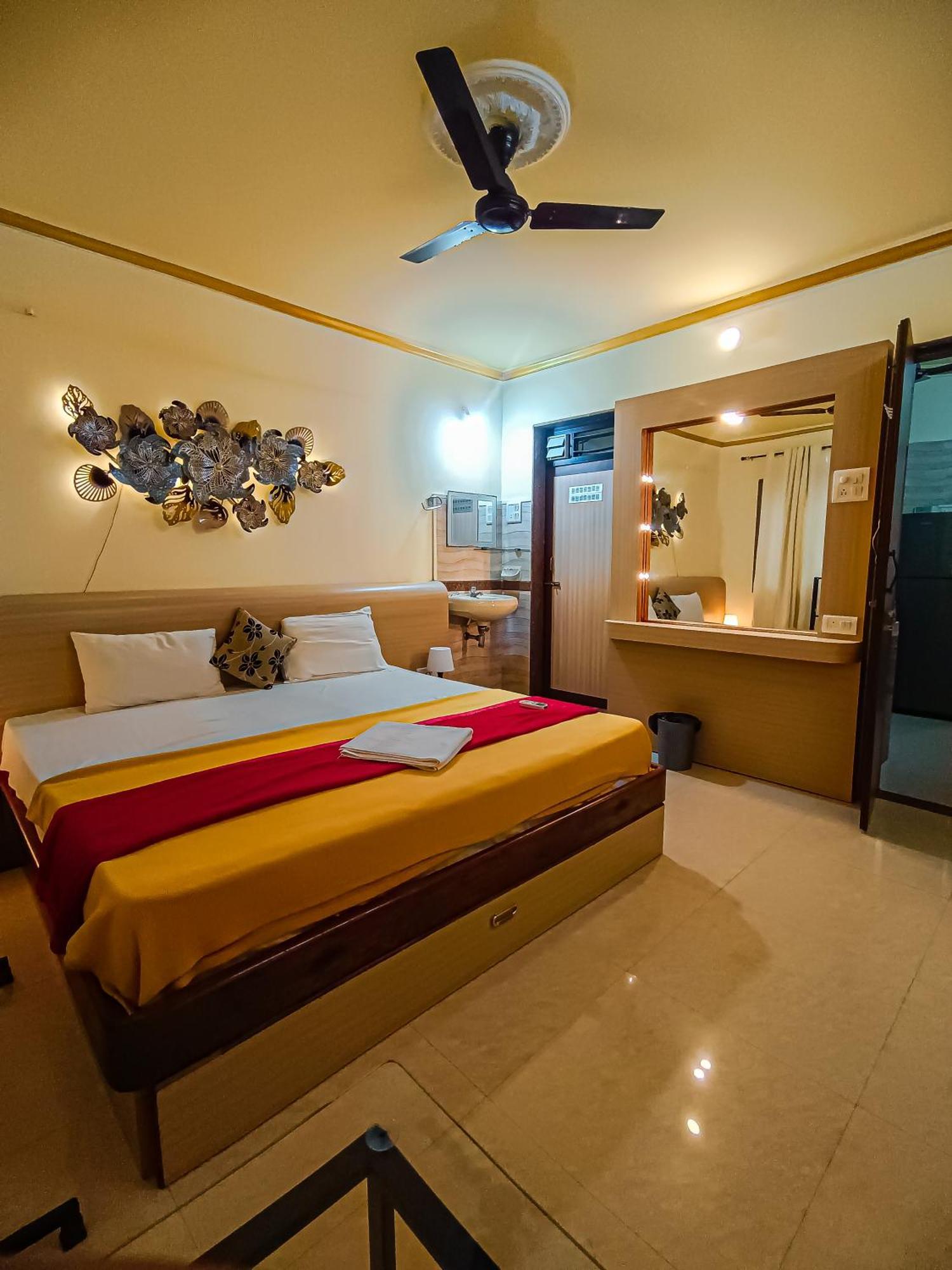 Shradha Luxury Apartment *